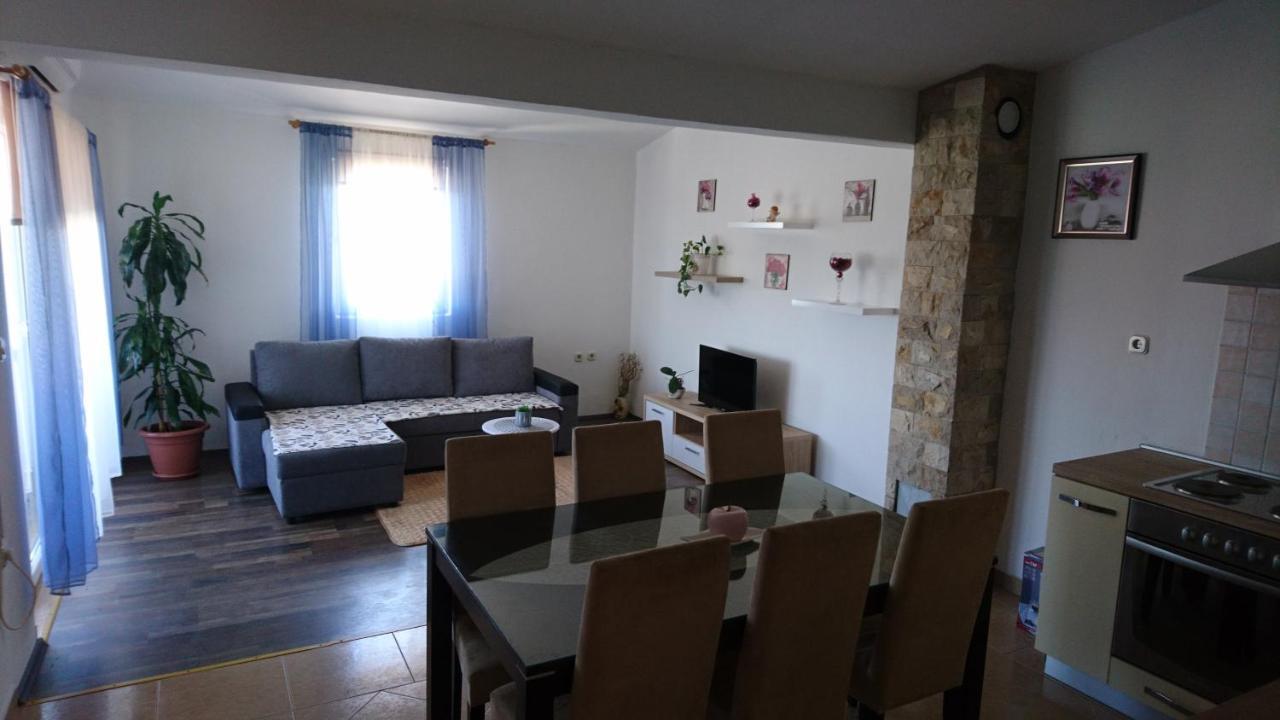 Apartman Vuleta Ražanac Eksteriør bilde