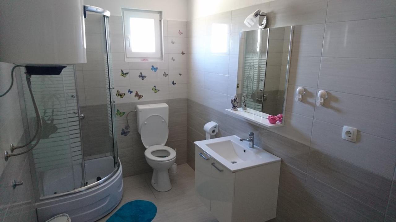 Apartman Vuleta Ražanac Eksteriør bilde
